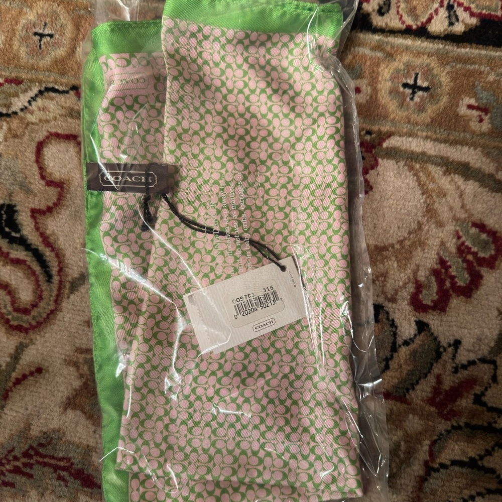 Coach Micro C Neckerchief Silk Scarf – Style C781 PK/GN – NIB